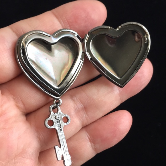🖤©️FAF💕crystal heart locket brooch - Picture 6 of 10